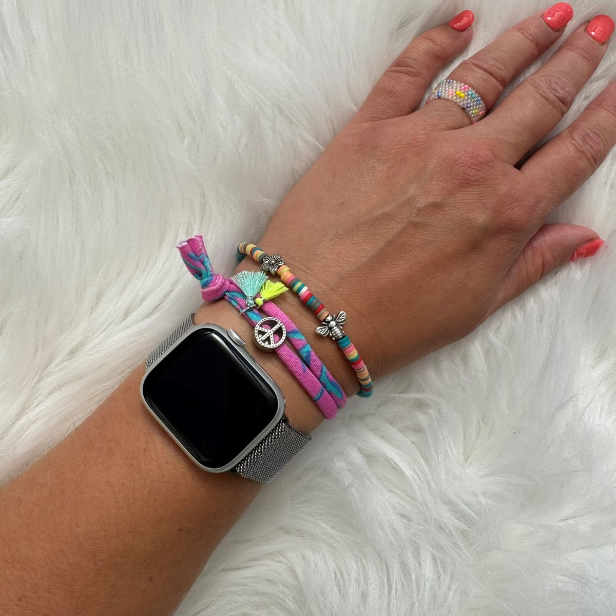 Ibiza Style Armband Peace silber – getragen