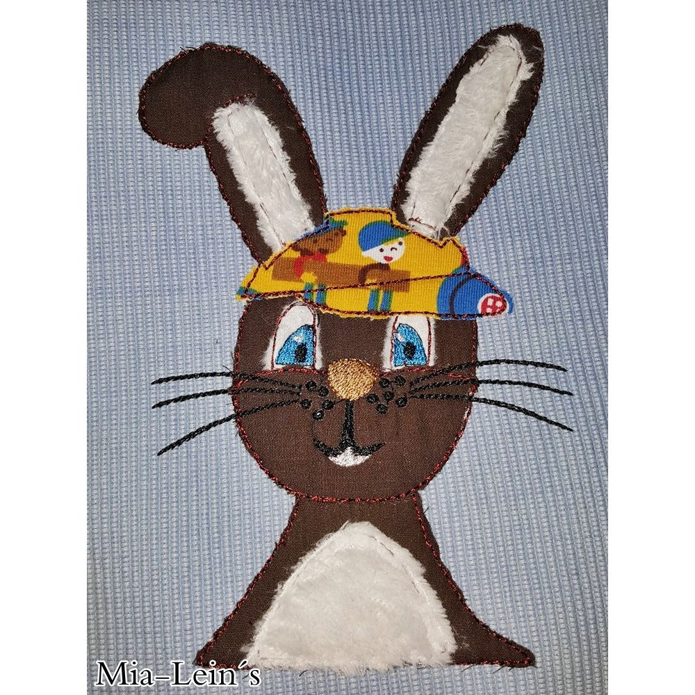 Stickdatei „Emmi Hase“ 13 x 18 cm – Stickvorschau des Hasen mit Sonnenbrille