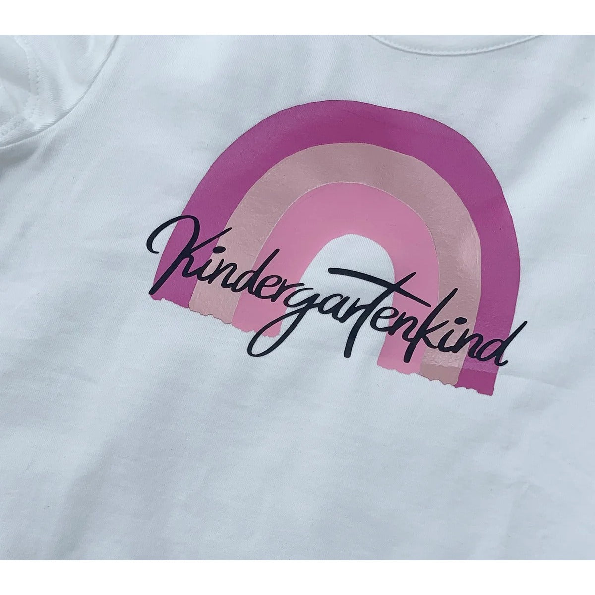 Shirt mit Plotterdatei Kindergartenkind und Regenbogen