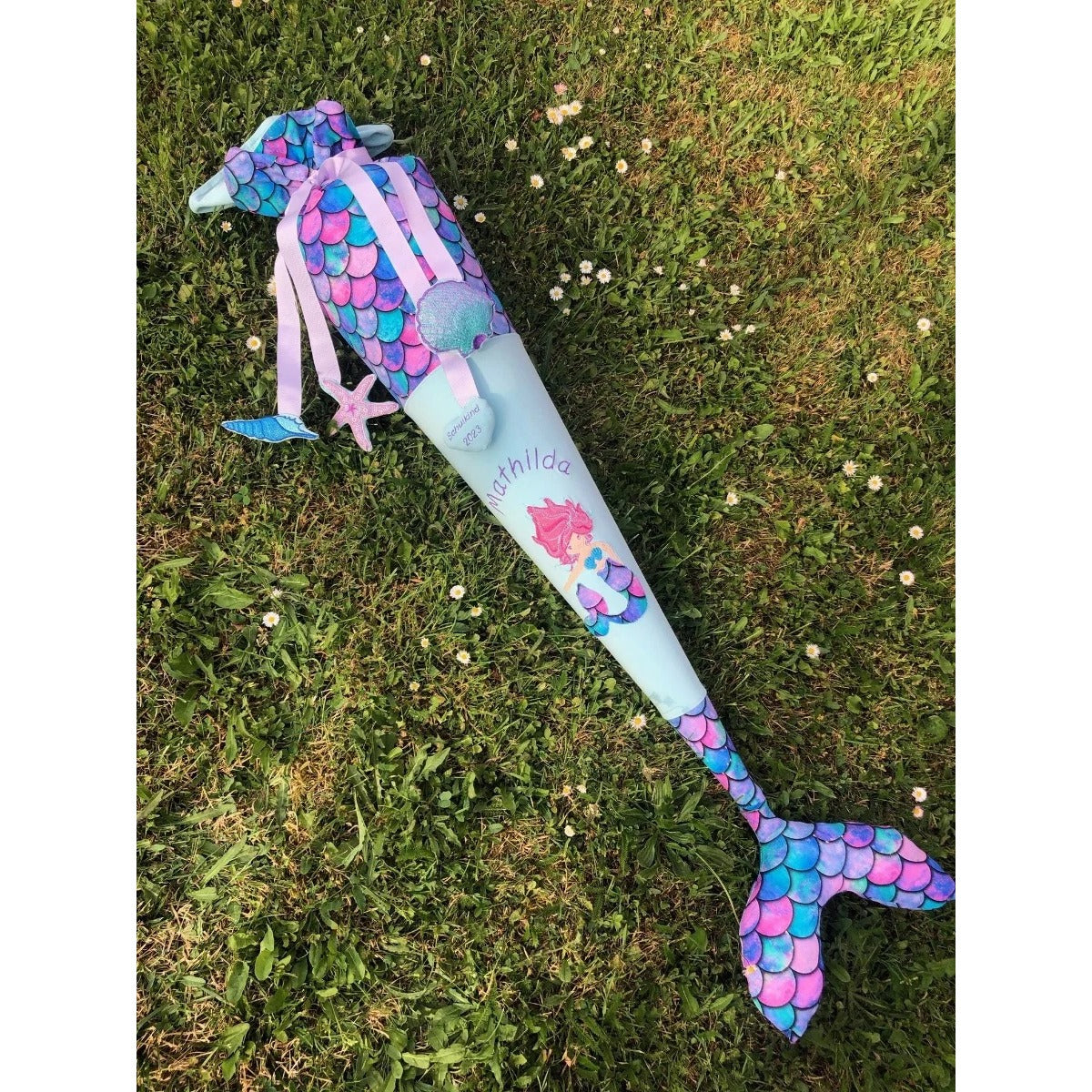 Meerjungfrauen-Schultüte mit genähter Flosse