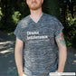Bügelbild Drama intolerance groß in Weiß auf einem gestreiften Herren-Shirt mit V-Ausschnitt (Beispielbild, Textil nicht enthalten)