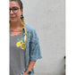Bügelbild easy peasy Zitronen klein auf gestreiftem Shirt unter einer Jeansjacke (Beispielbild)