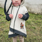 Bügelbild Hase keep calm vorne auf einem cremefarbenen Kinderhoodie (Beispielbild)