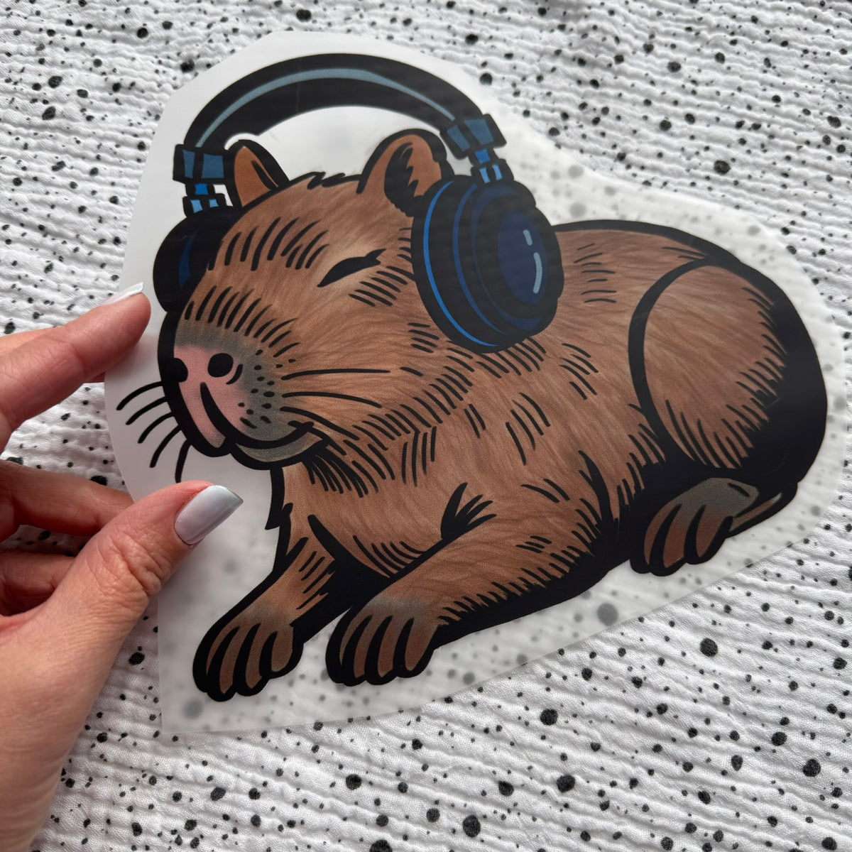Bügelbild Music Capybara groß – Capybara mit Kopfhörern