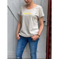 Frau im hellen Family Shirt Damen mit bunten Punkten und Plotterdatei „sunshine"