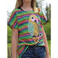 Mädchen im Family Shirt Kids aus Neon-Ringeljersey mit Papageien-Pailletten und gesäumtem Ausschnitt