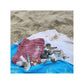 Freebook Sammelbeutel Strandgut – beerenfarbener Netzbeutel mit Schriftzug Strandgut (aus der passenden Plotterdateiserie mit diesem Namen) und gesammelten Muscheln am Strand