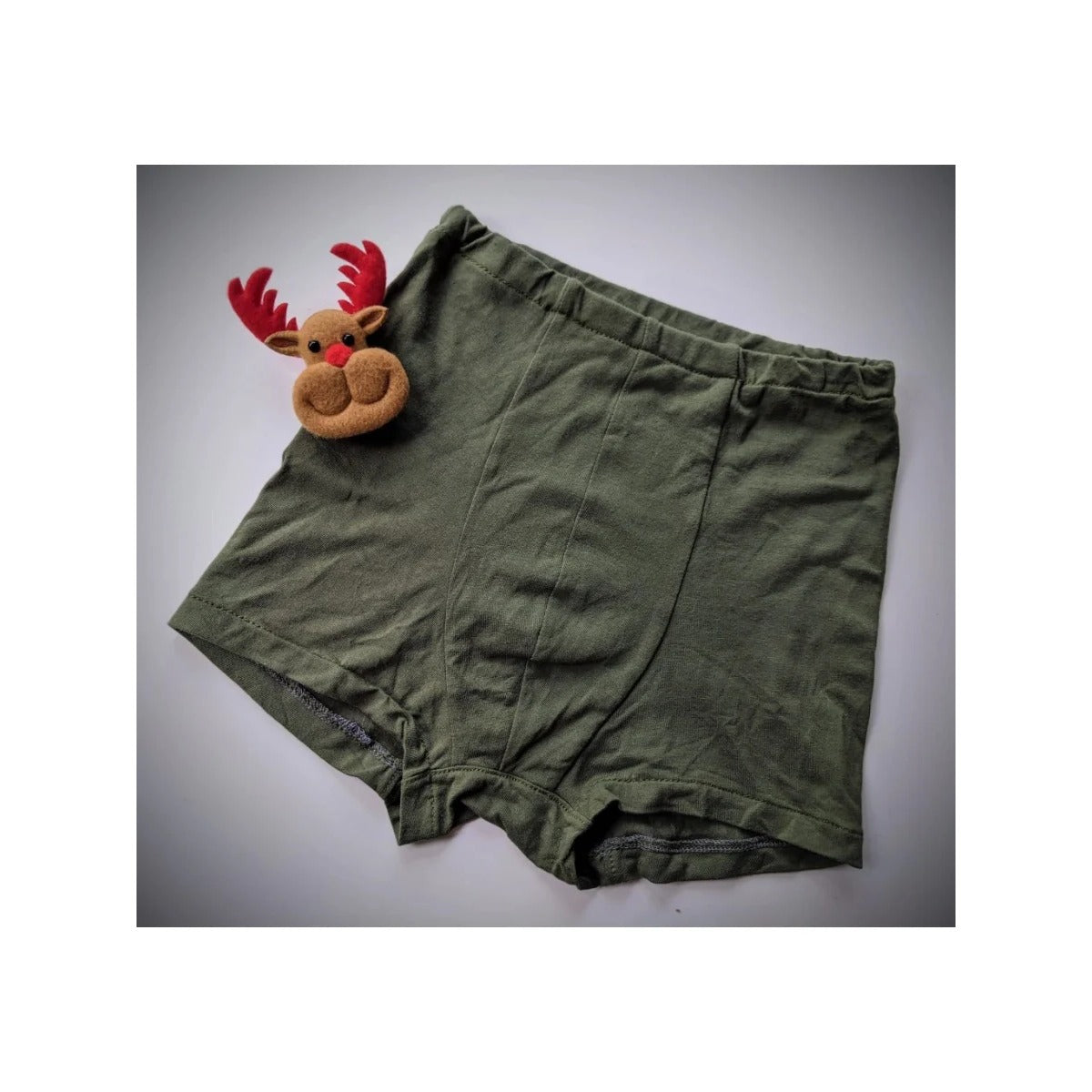 Herren Schlüppi Schnittmuster – olivgrüne Herren-Boxershorts (genähtes Designbeispiel)