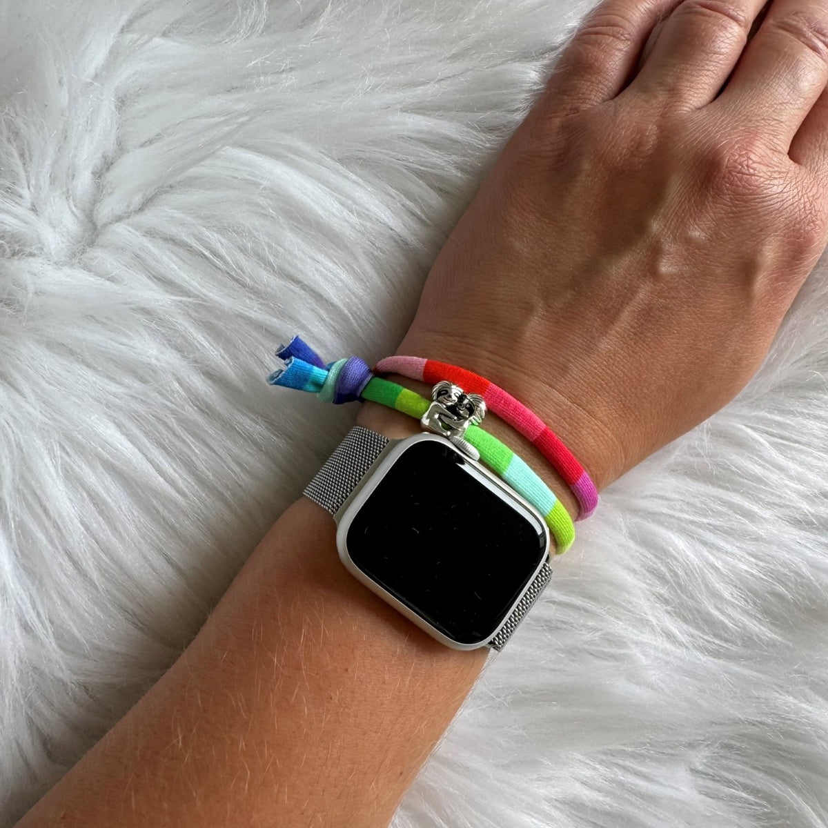 Ibiza Style Armband Faultierliebe – getragen