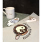 Coffee Ghosts Plotterdatei – „Morning Boorista“ als Kaffeetassen-Motiv mit Hologrammfolie auf einem Musselintuch, daneben der Geist „coffee makes me feel alive“ und ein pustender Geist