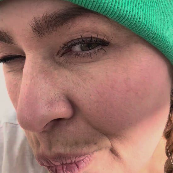 Love Letters Motiv auf Shirt im Video