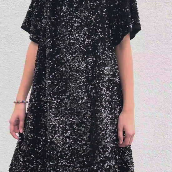 Tunika Kleid Talia aus Paillettenstoff genäht im Video