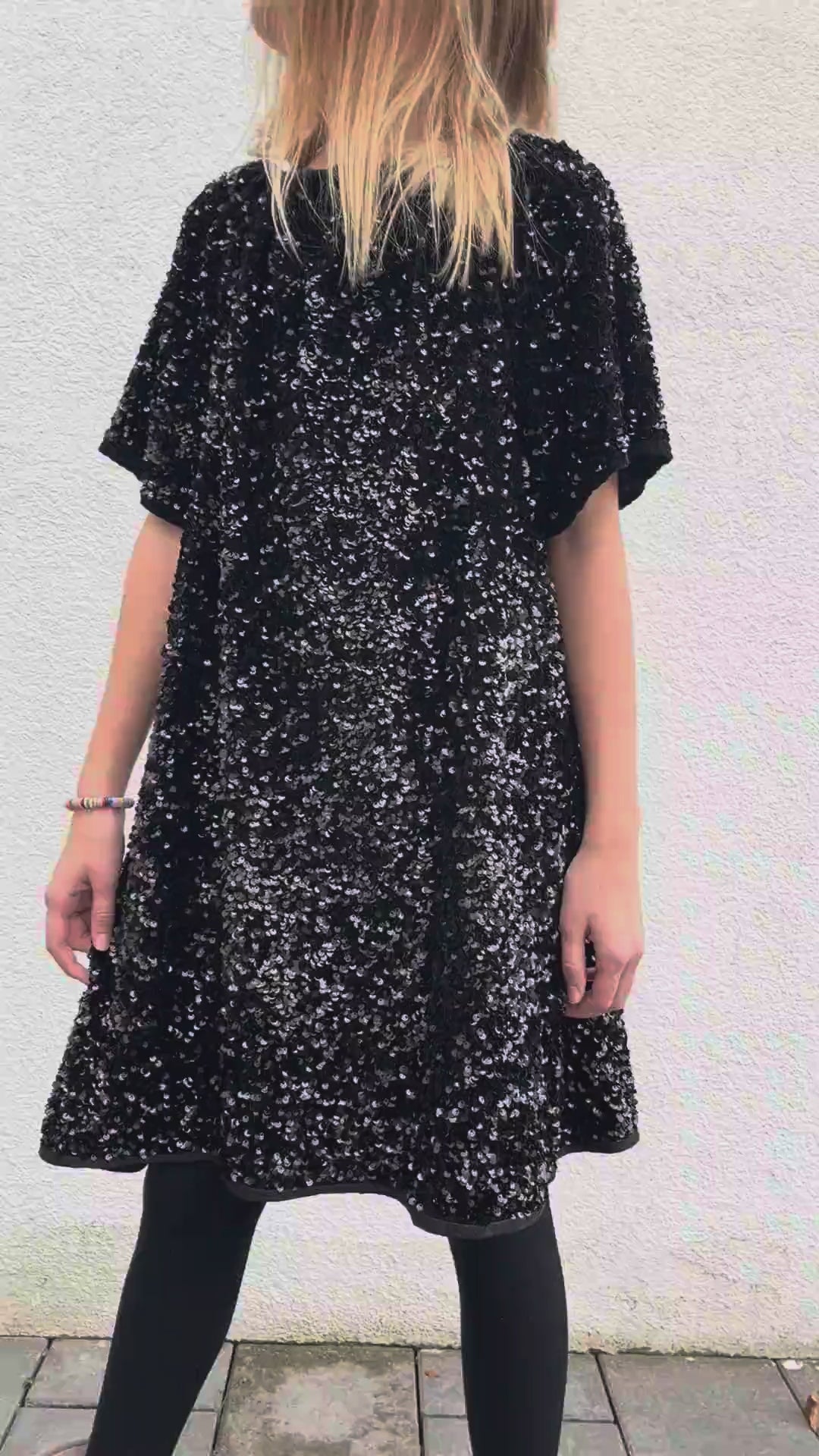 Tunika Kleid Talia aus Paillettenstoff genäht im Video