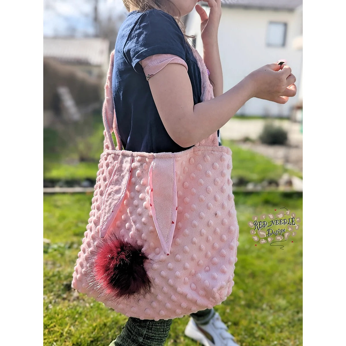 Teddy Shopper – kleine Kid Bag aus rosa Minky-Noppenplüsch mit Hasenohren und Plüschbommel