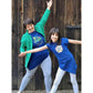 One Tip Shirt Kinder im Partnerlook mit dem One Tip Shirt Damen – Mutter und Tochter in blauen Shirts mit Kaktus- und Hundeprint, Mama-Kind-Look
