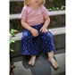 Plisseehose Mädchen – blaue Anker-Plisseehose aus Musselin, dazu rosa Shirt