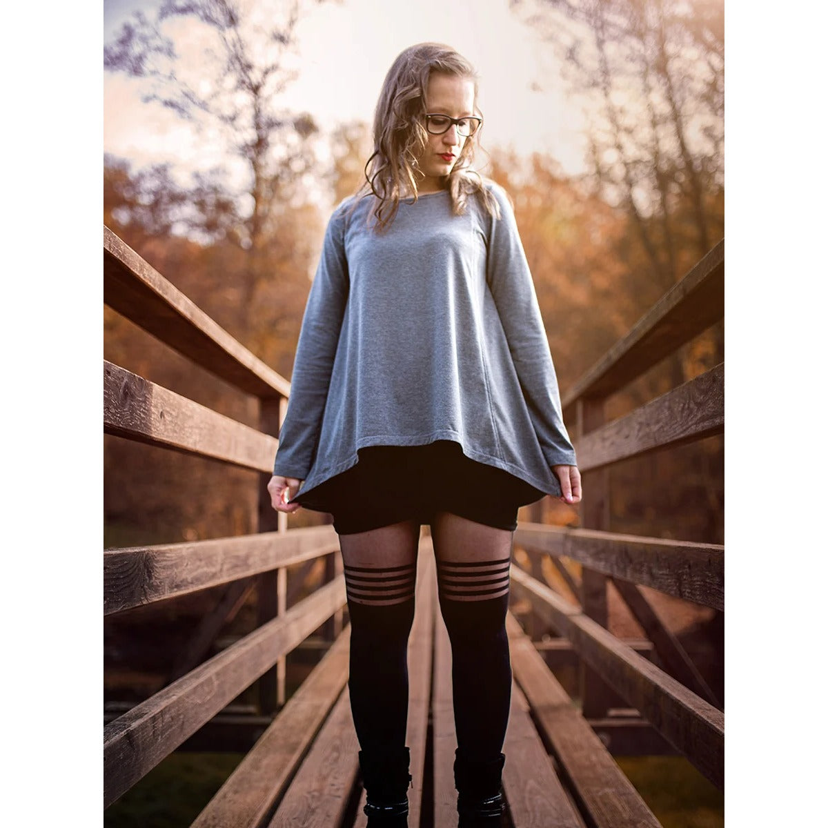 Sandras Zipfelshirt in Rosé-Colorblock mit diagonaler Teilung, Langarm und asymmetrischem Zipfelsaum, Vorderansicht