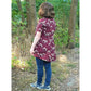 Schößchenshirt Emmelie – weinrotes Shirt mit Blümchen-Print, kurzen Ärmeln und kurzem Schößchen