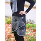 Schnittmuster Shabby Skirt Damen – graumelierter Sweat mit großen schwarz-silbernen Blüten und silberner Paspel im Lagenlook, dazu schwarzes Oberteil