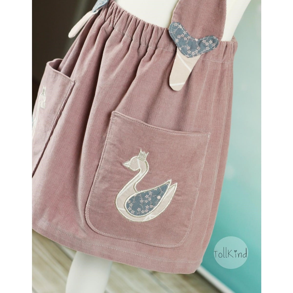 Stickdatei „Schwan mit Krone“ 13 x 18 cm – rosa Tasche mit aufgesticktem Schwan als Tasche