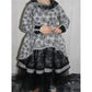 WinterDreams Kleid Schnittmuster – schwarz-weißes Kleid mit Kapuze und Tüllrock in Schwarz